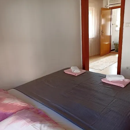 Inga's Place شقة